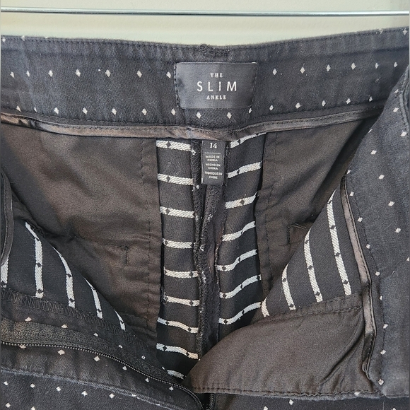 White House Black Market Pants. Ankle Length. Size 14 - Picture 4 of 6